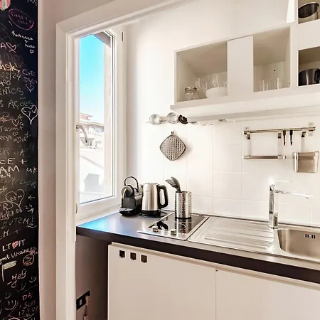 Casa Roberta - The House Of Travelers Como