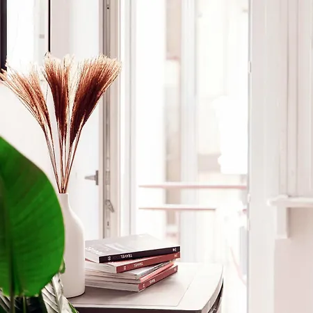 Casa Roberta - The House Of Travelers Apartment Como